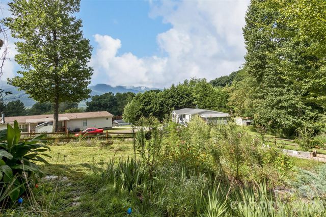 25 Asa Court, Black Mountain, NC 28711