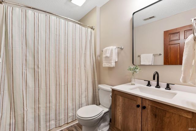 5417 Stonecreek Trail, Fort Wayne, IN 46825