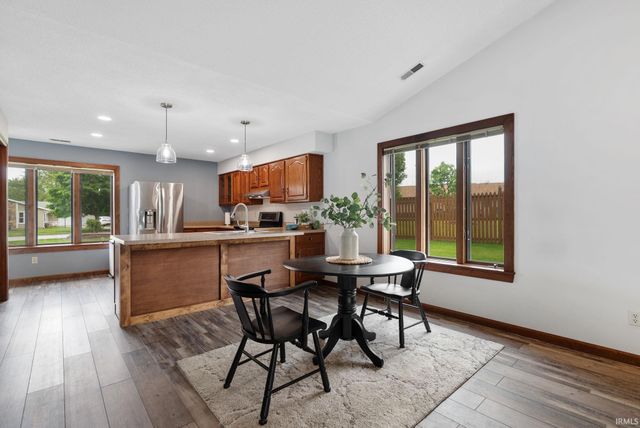 5417 Stonecreek Trail, Fort Wayne, IN 46825