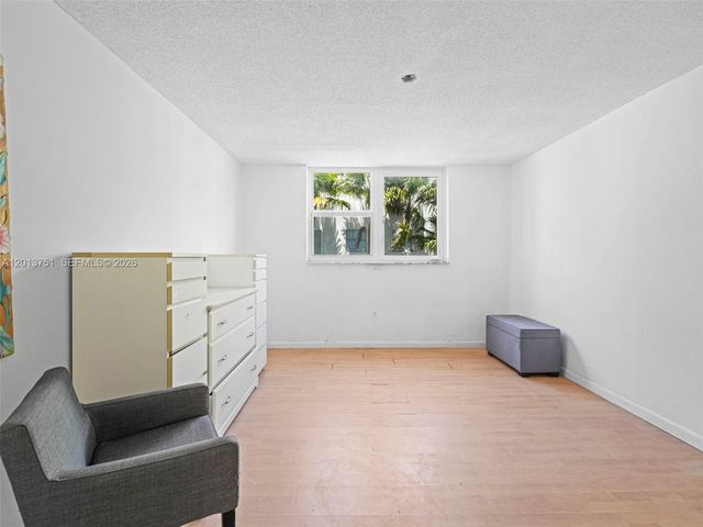 720 Collins Ave 204, Miami Beach, FL 33139