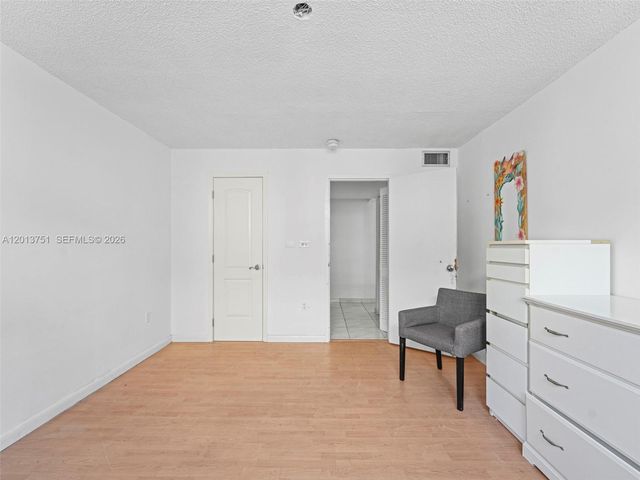 720 Collins Ave 204, Miami Beach, FL 33139