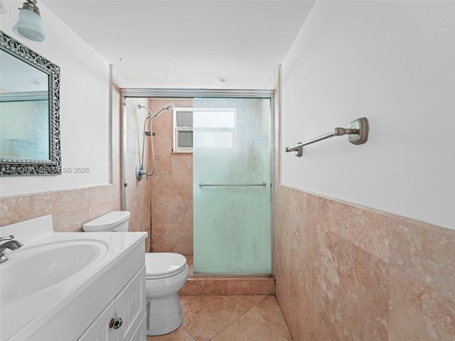 720 Collins Ave 204, Miami Beach, FL 33139