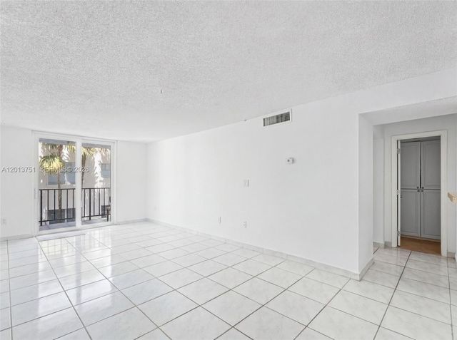 720 Collins Ave 204, Miami Beach, FL 33139
