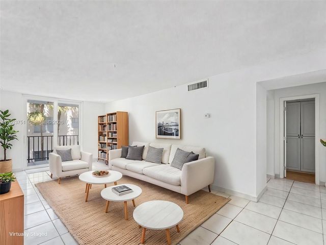 720 Collins Ave 204, Miami Beach, FL 33139