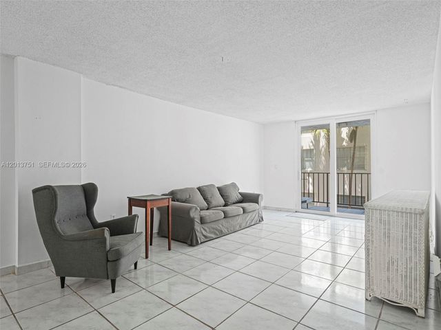 720 Collins Ave 204, Miami Beach, FL 33139