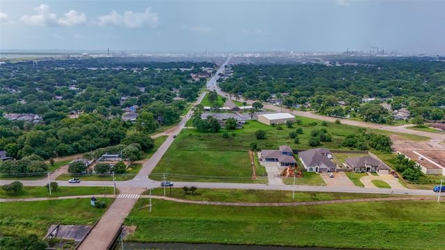 0 25th Avenue N, Texas City, TX 77590