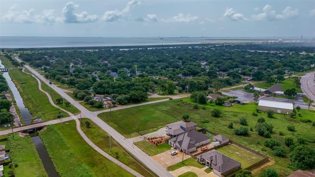 0 25th Avenue N, Texas City, TX 77590