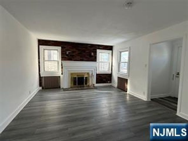 40 Hickory Avenue, Bergenfield, NJ 07621