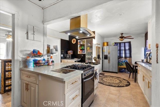 3640 W 60th Street, Los Angeles, CA 90043