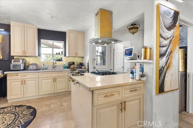 3640 W 60th Street, Los Angeles, CA 90043