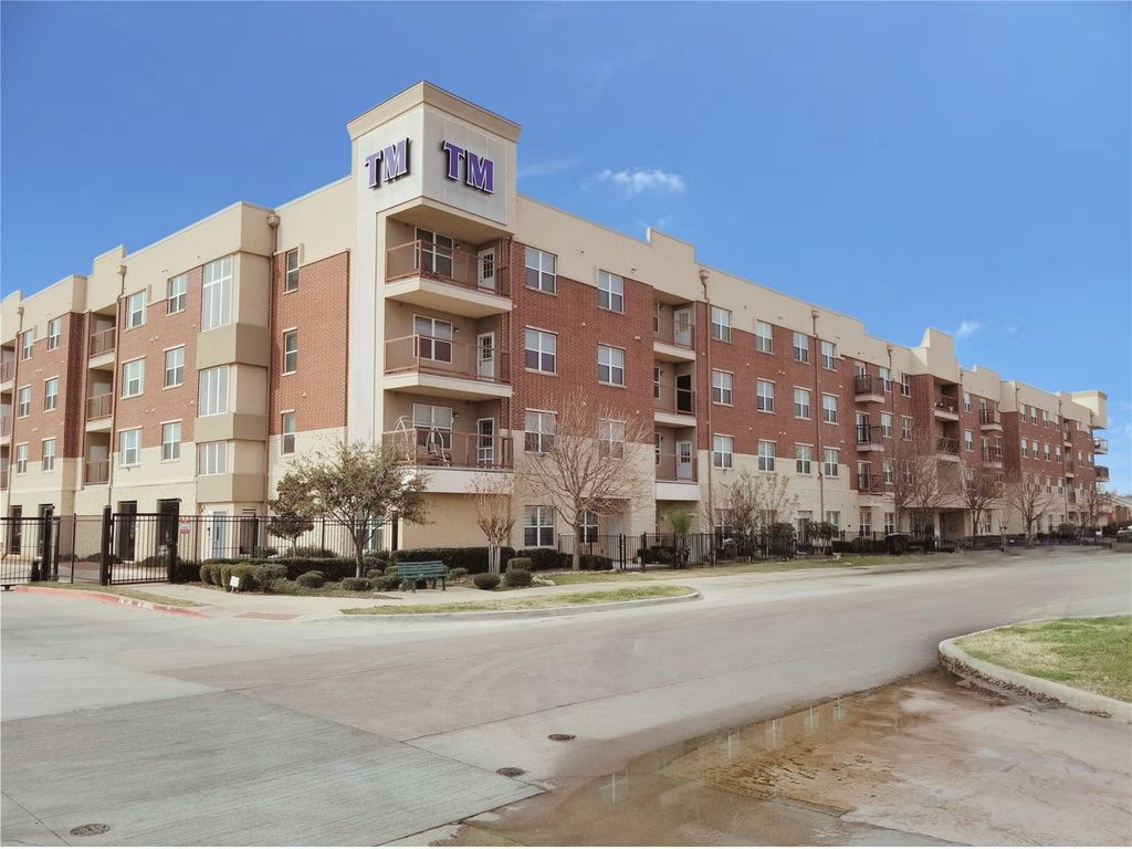 1100 W Trinity Mills Road 4042, Carrollton, TX 75006
