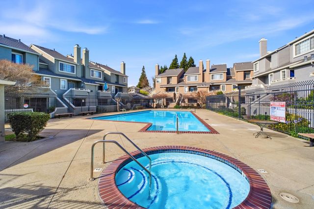 58 Trestle Dr, Hayward, CA 94544