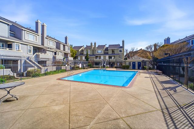 58 Trestle Dr, Hayward, CA 94544