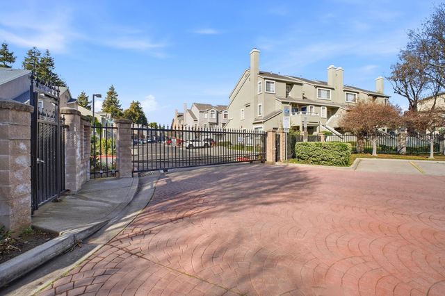 58 Trestle Dr, Hayward, CA 94544