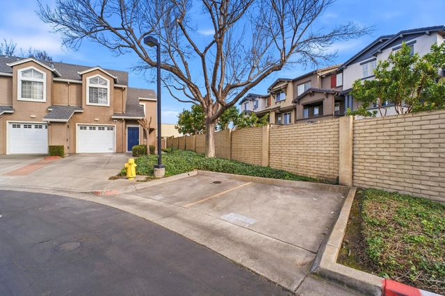 58 Trestle Dr, Hayward, CA 94544