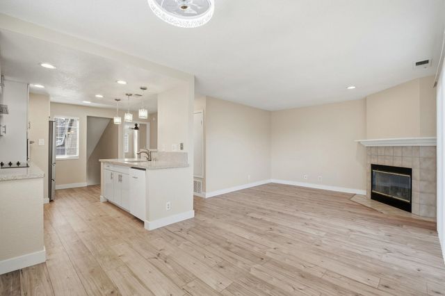 58 Trestle Dr, Hayward, CA 94544