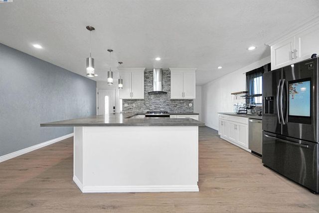 5 Terranova Dr, Antioch, CA 94509