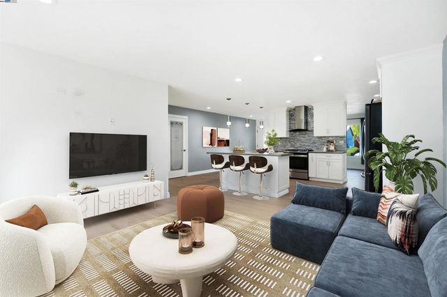 5 Terranova Dr, Antioch, CA 94509