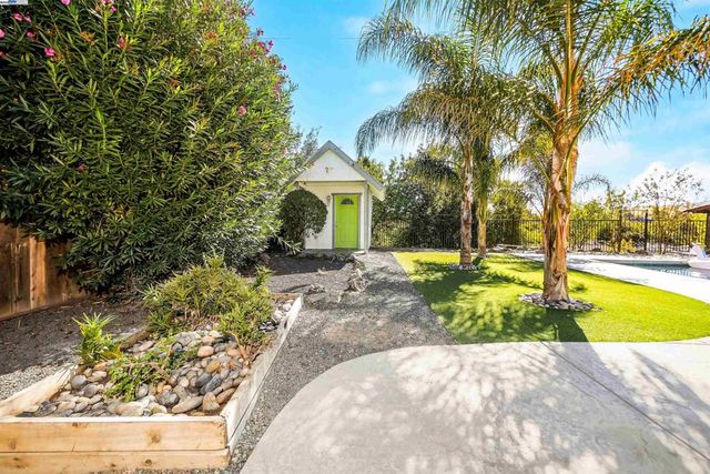 5 Terranova Dr, Antioch, CA 94509