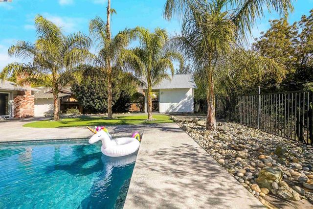 5 Terranova Dr, Antioch, CA 94509