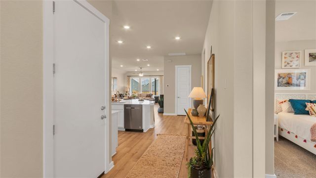 1852 Crooked Creek ST, Leander, TX 78641