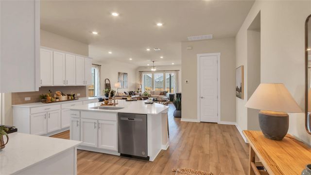 1852 Crooked Creek ST, Leander, TX 78641