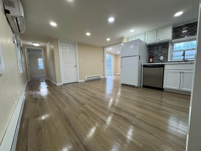 27 Mavis Avenue, Rochester, NH 03867
