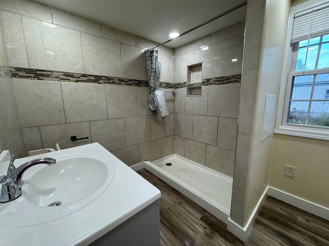 27 Mavis Avenue, Rochester, NH 03867
