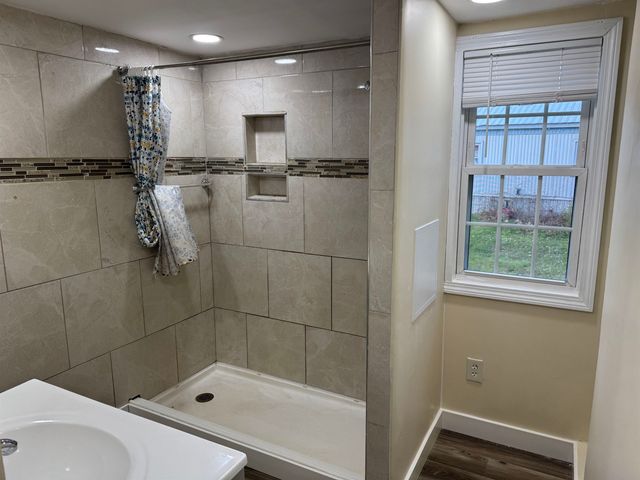 27 Mavis Avenue, Rochester, NH 03867