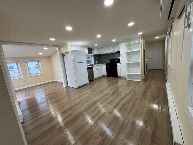 27 Mavis Avenue, Rochester, NH 03867