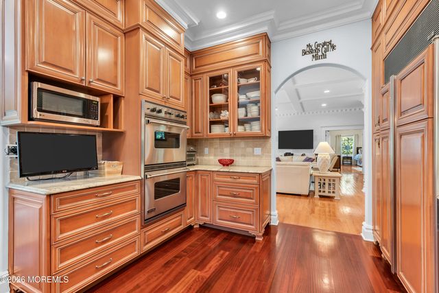 600 Little Silver Point Road, Little Silver, NJ 07739