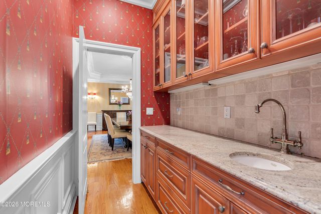 600 Little Silver Point Road, Little Silver, NJ 07739