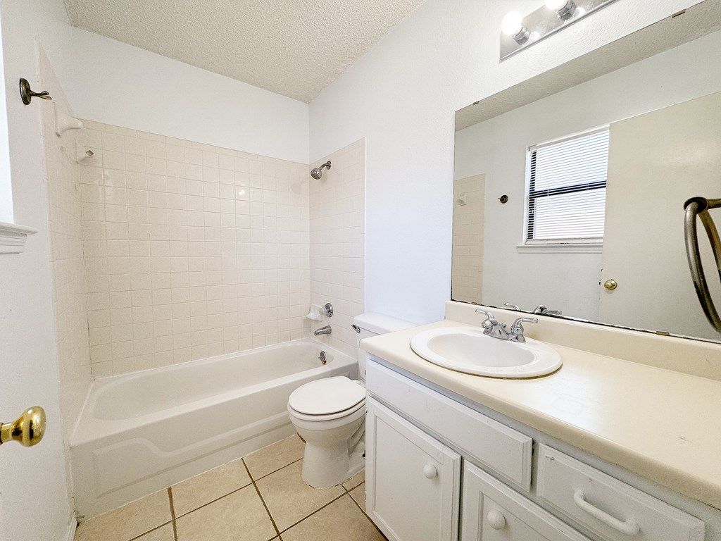 Image 16 of property listing at 1242 Tres Rios Dr, San Angelo, TX 76903