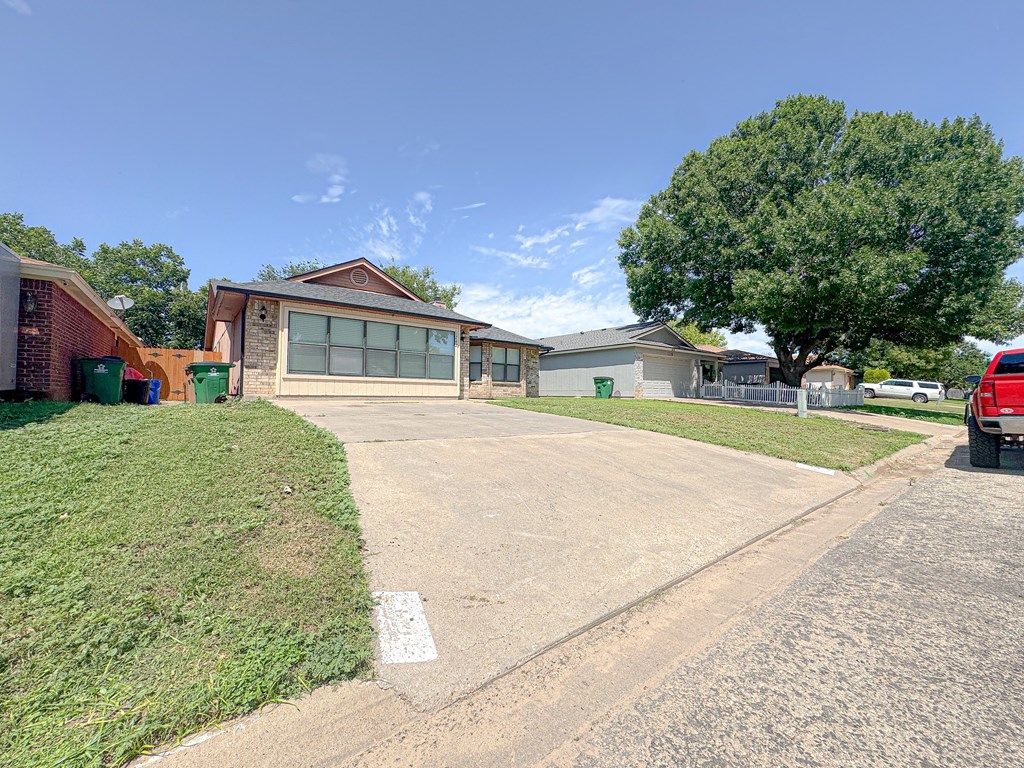 Image 2 of property listing at 1242 Tres Rios Dr, San Angelo, TX 76903