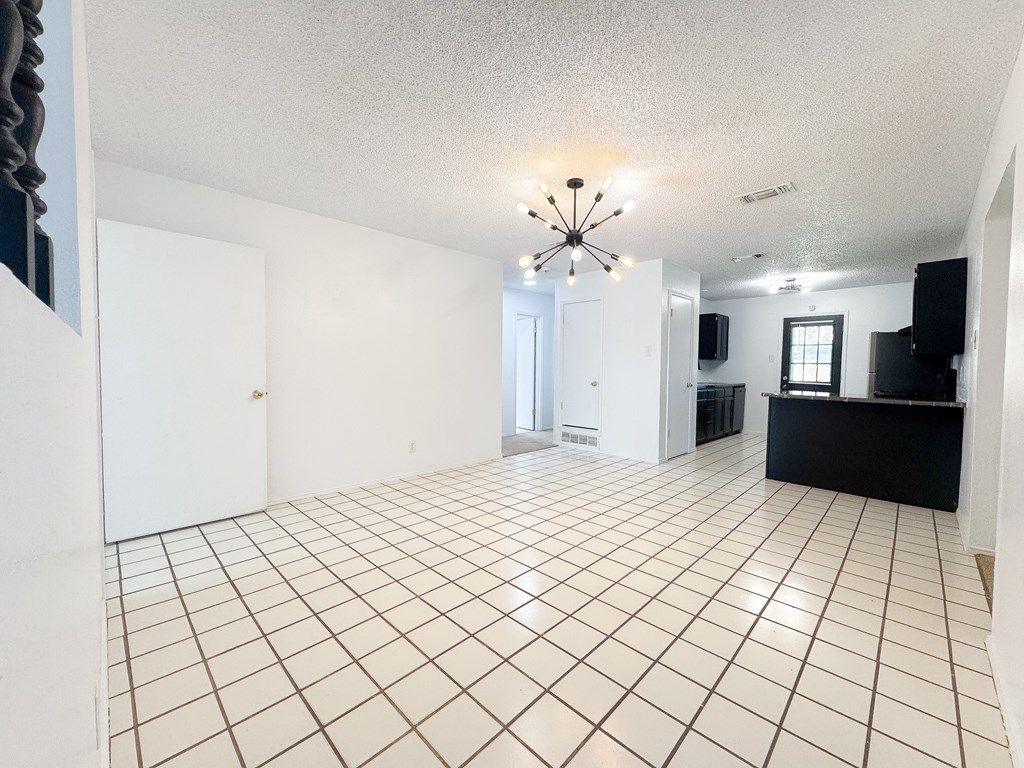 Image 7 of property listing at 1242 Tres Rios Dr, San Angelo, TX 76903