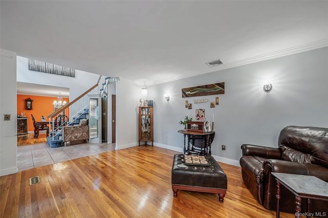 2 Barbara Anne Street, Manorville, NY 11949