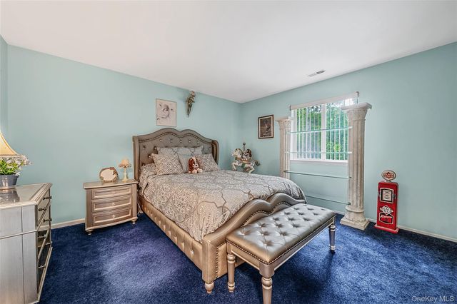 2 Barbara Anne Street, Manorville, NY 11949