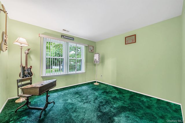 2 Barbara Anne Street, Manorville, NY 11949