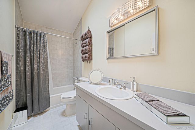 2 Barbara Anne Street, Manorville, NY 11949