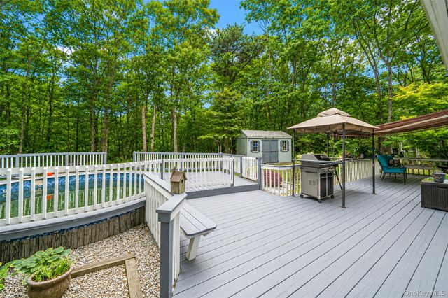 2 Barbara Anne Street, Manorville, NY 11949