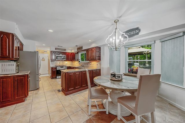 2 Barbara Anne Street, Manorville, NY 11949