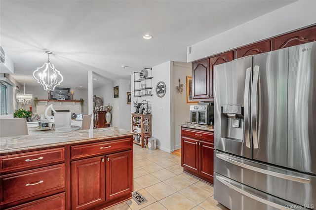 2 Barbara Anne Street, Manorville, NY 11949