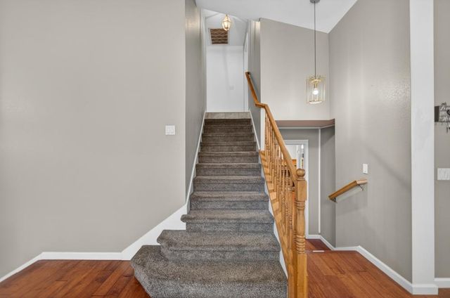8758 Freesia Dr, Elk Grove, CA 95624