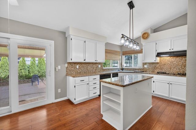 8758 Freesia Dr, Elk Grove, CA 95624