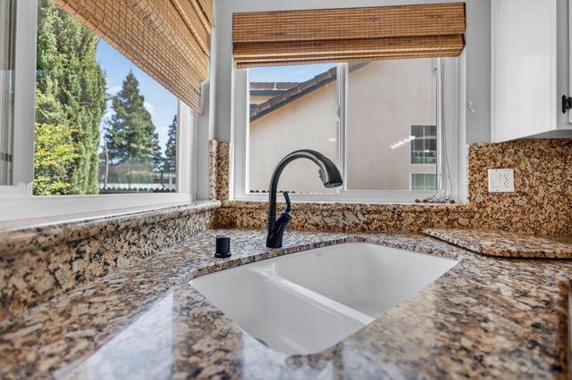 8758 Freesia Dr, Elk Grove, CA 95624