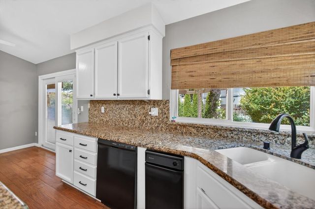 8758 Freesia Dr, Elk Grove, CA 95624