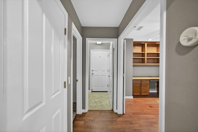 8758 Freesia Dr, Elk Grove, CA 95624