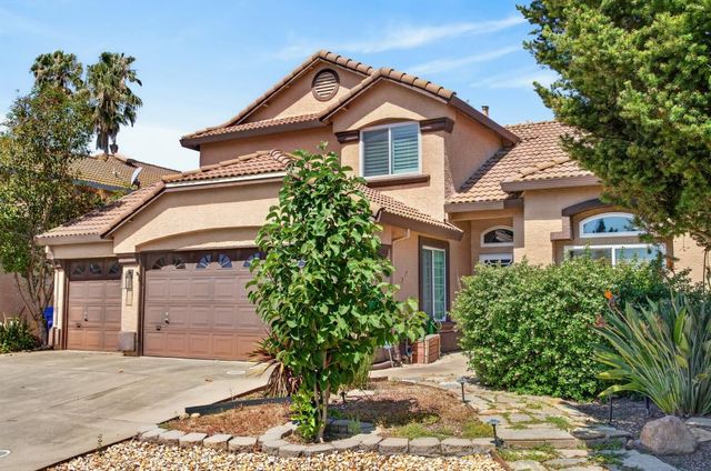 8758 Freesia Dr, Elk Grove, CA 95624