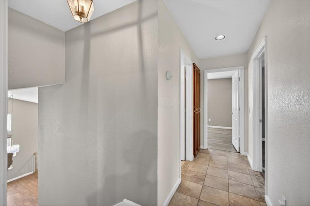 8758 Freesia Dr, Elk Grove, CA 95624