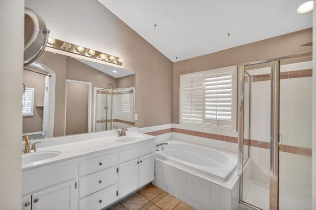 8758 Freesia Dr, Elk Grove, CA 95624